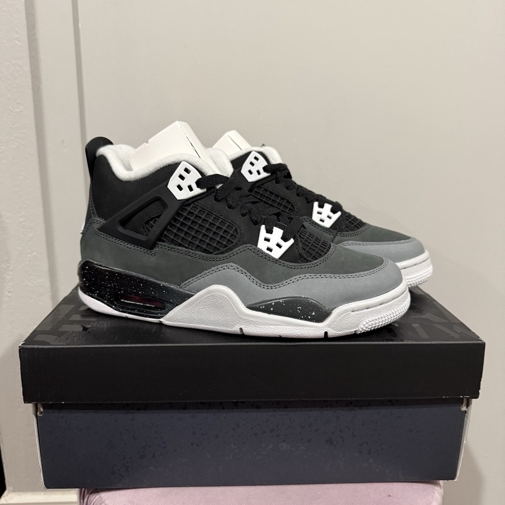 Jordan 4 Retro GS Fear Black Anthracite FQ8213-002 Kids Size 5.5Y Sneaker